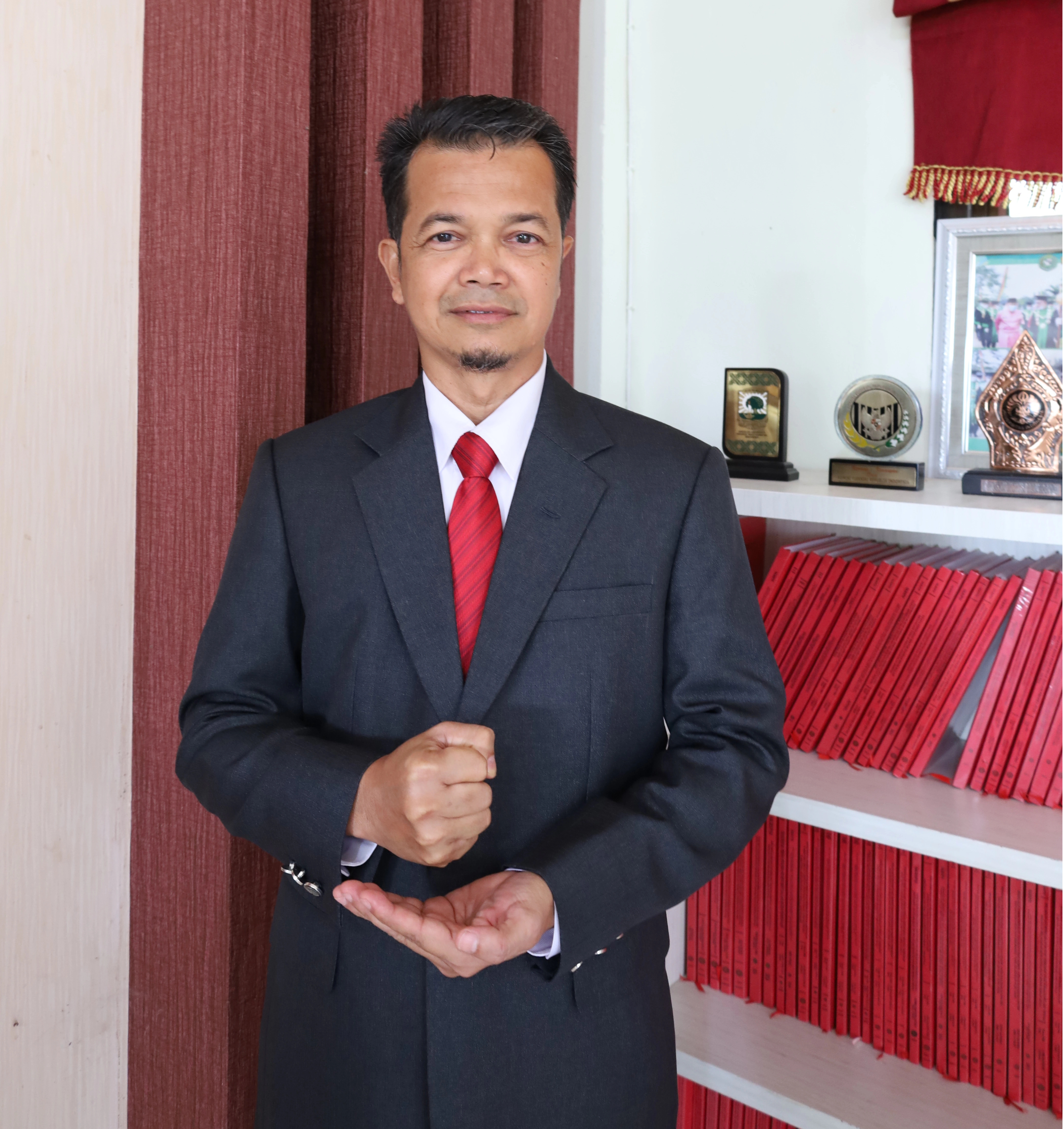 Dr. H. Nofrizal, Lc., MH