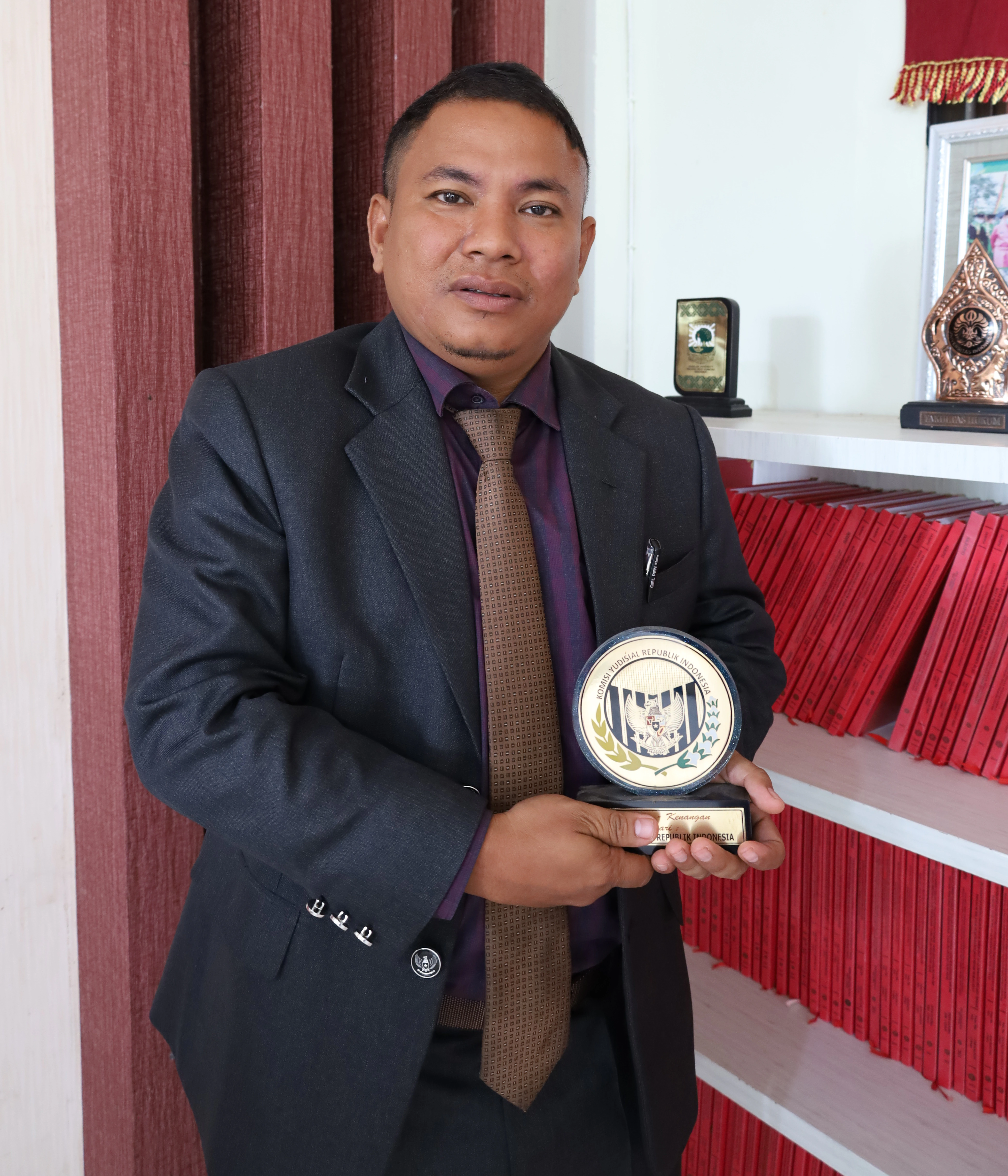 Hendri. SH., MH,. CPLC., CPCLE