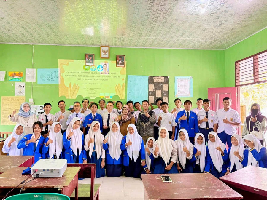 UPP Dampingi Eksperimen Gelombang Bunyi dan Resonasi Berbasis Lingkungan di SMPN 1 Kepenuhan Hulu