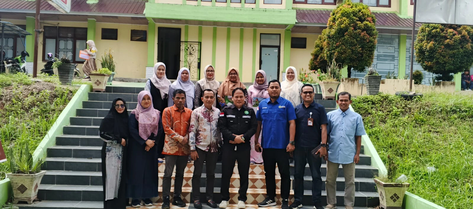 LANTIK KEPALA PERPUSTAKAAN, REKTOR UPP HARAPKAN SEMANGAT BARU