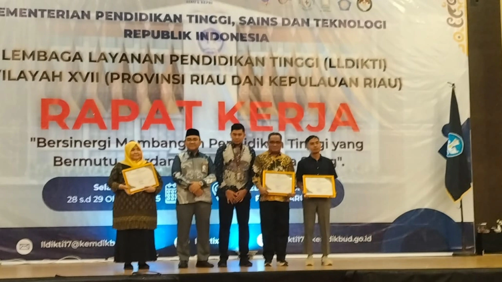 ITR Meraih Peringkat pelaporan PDDIKTI terbaik di LLDIKTI XVII Awards 2024