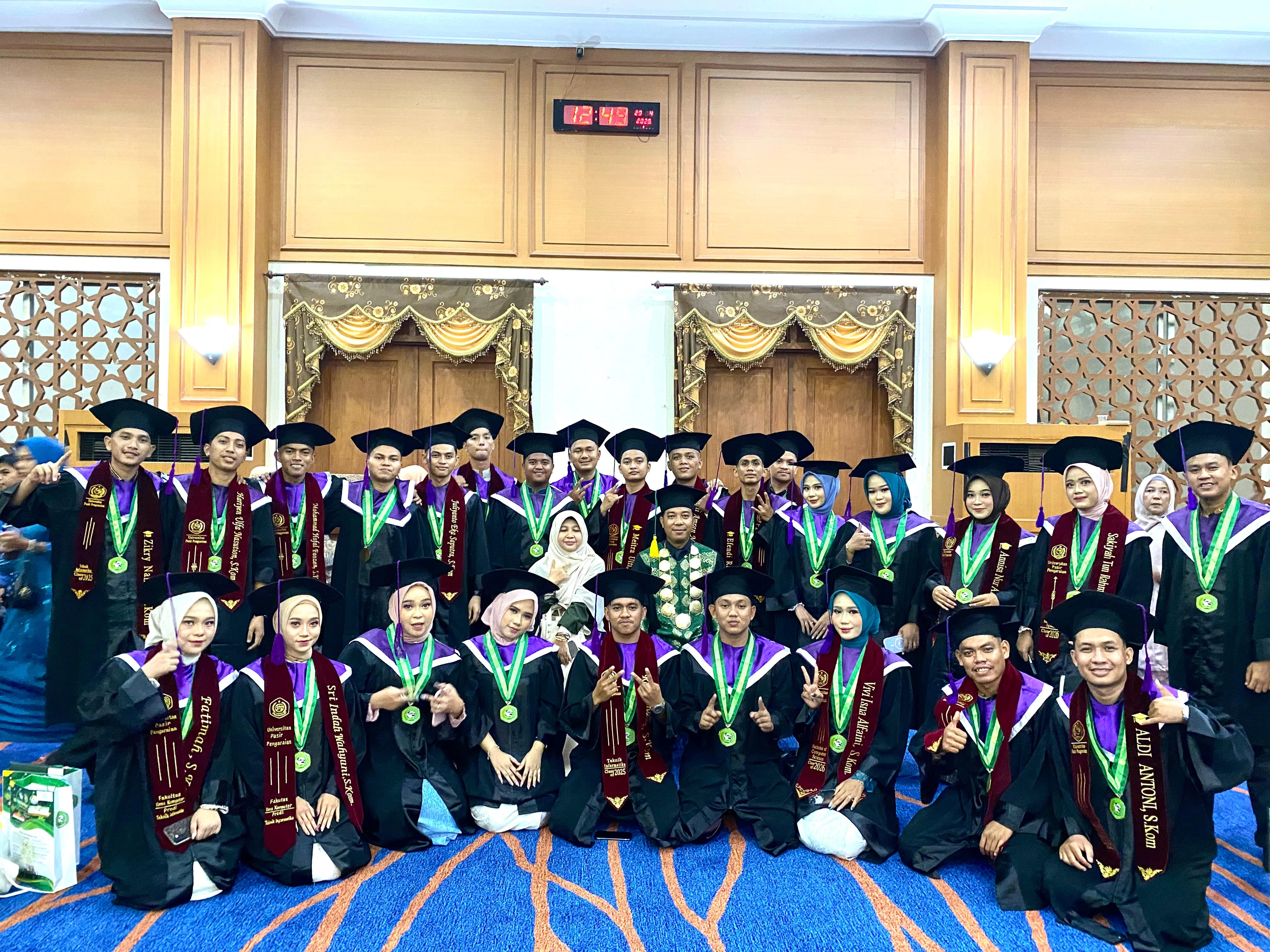 Mahasiswa FILKOM Universitas Pasir Pengaraian Yang Mengikuti Wisuda ke-XXIV Tahun 2026