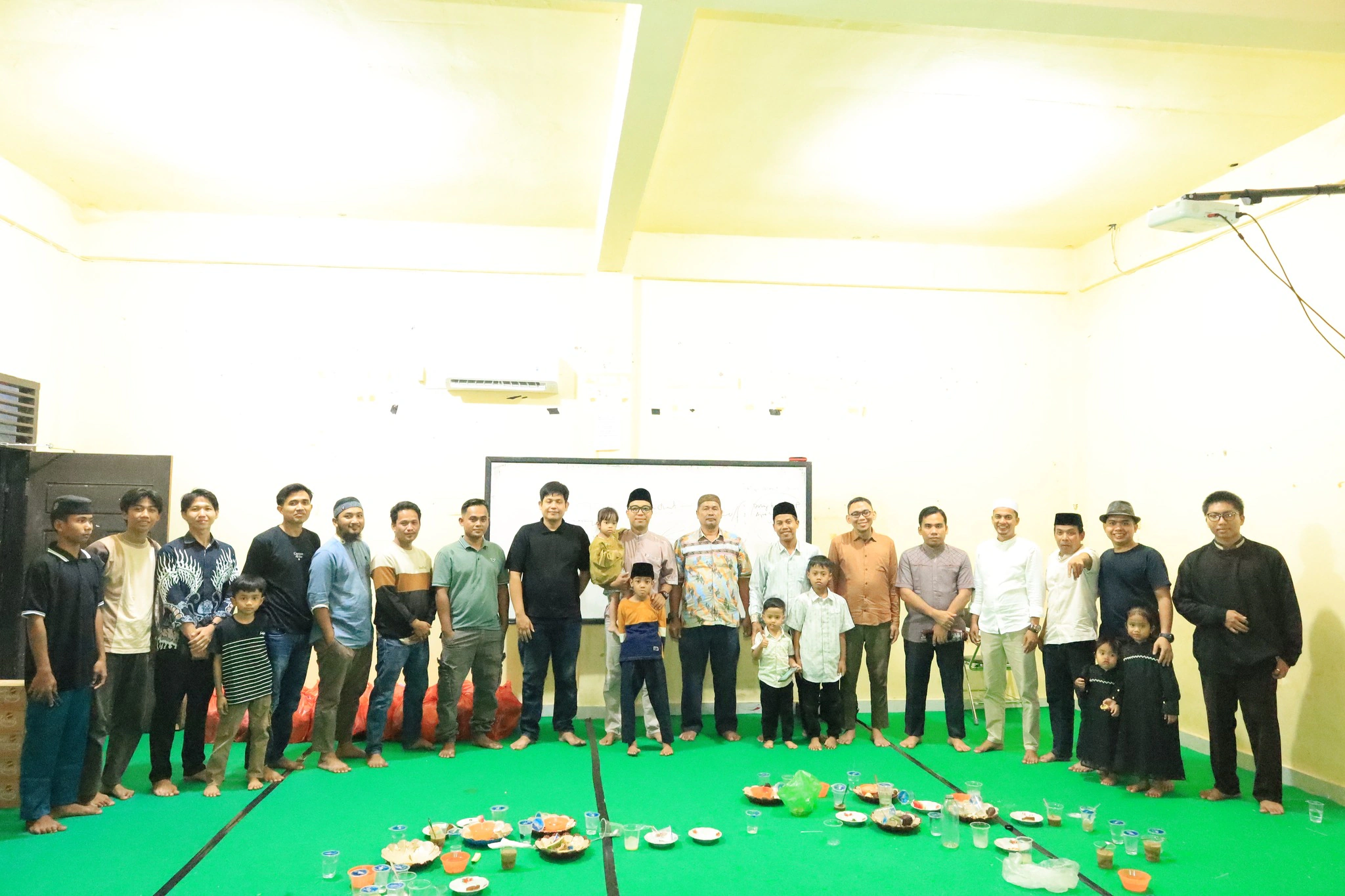 Buka Bersama Keluarga FILKOM UPP Pererat Silaturahmi Civitas Akademika