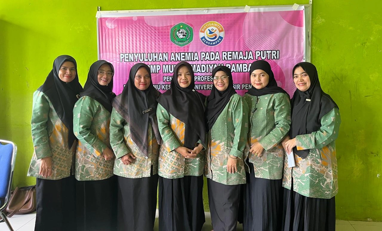 Cegah Anemia Sejak Dini, Mahasiswi Profesi Bidan UPP Gelar Penyuluhan di SMP Muhammadiyah Rambah