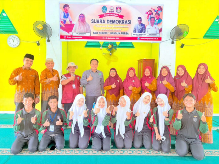 Rektor UPP Tanamkan Jiwa Kepemimpinan kepada Siswa SMAN 1 Bangun Purba